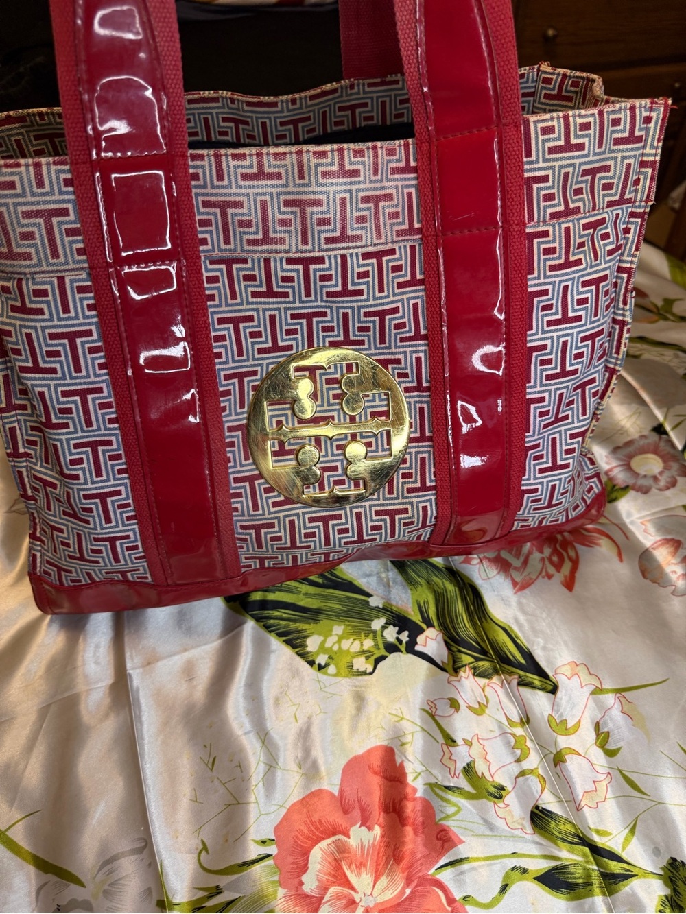 Tory Burch Red/Blue Printed Canvas Tote Bag Patent Logo Shoulder Bag